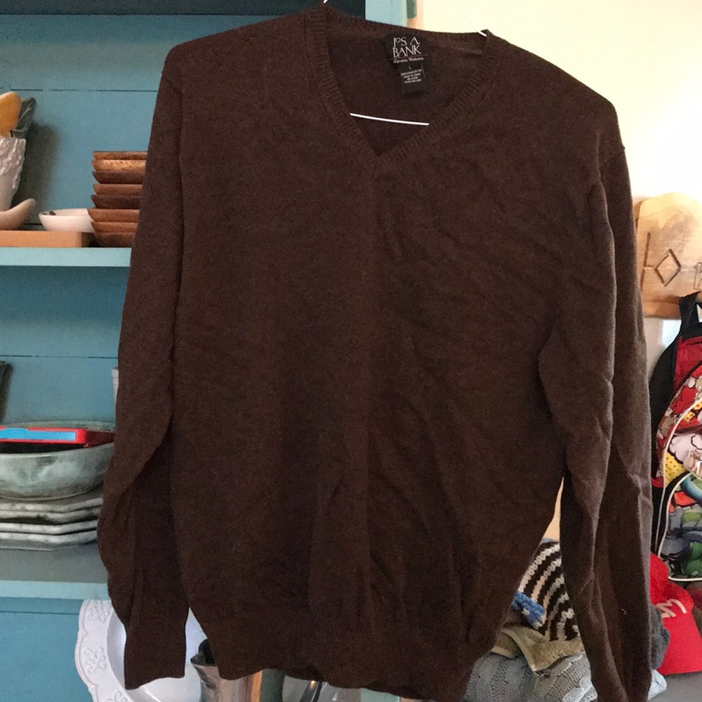 Men’s v neck sweater